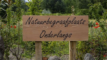Naambord Natuurbegraafplaats Onderlangs